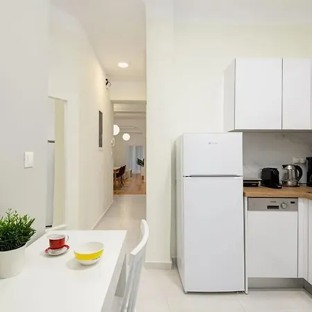 Trentatre, Nilie Hospitality Mgmt Apartment